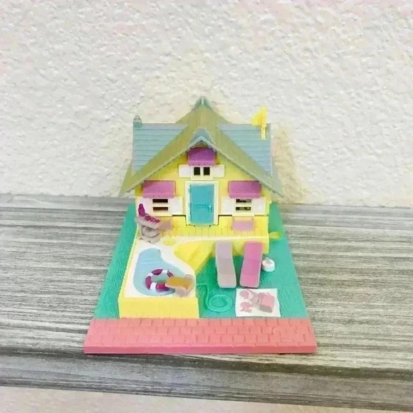 VINTAGE 1993 POLLY POCKET BLUEBIRD SUMMER COTTAGE BEACH HOUSE POLLYVILLE PLAYSET - Picture 1 of 4